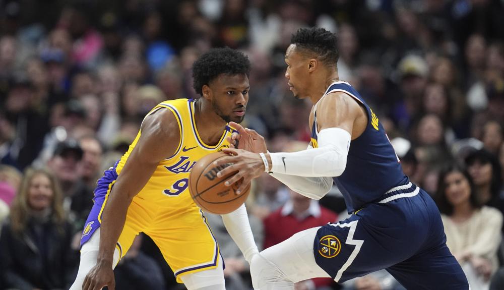 球员表情凝 球员表情凝