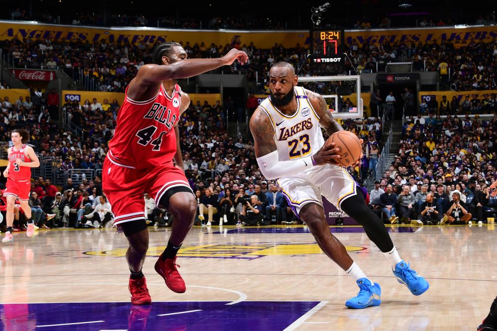 瞩目的足协 瞩目的足协