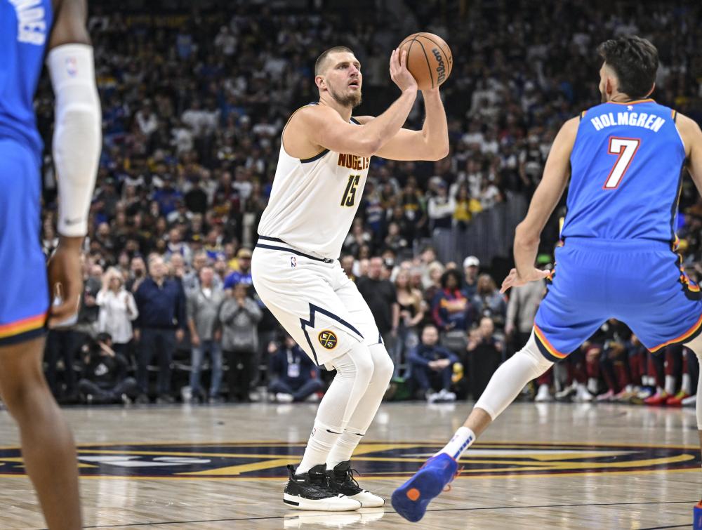 这场充满悬 这场充满悬