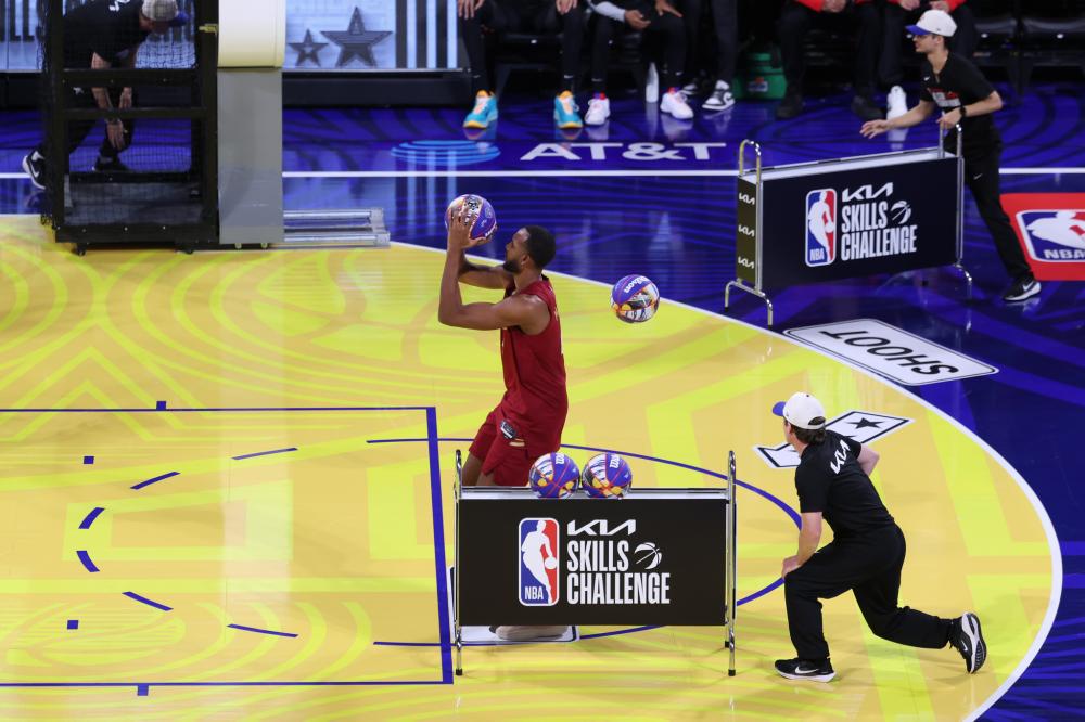 场上声名显 场上声名显